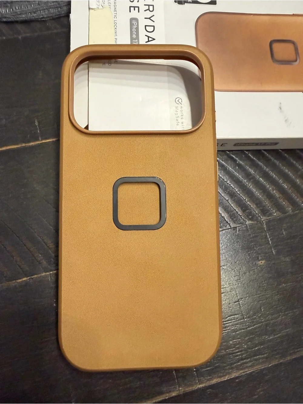 Peak Design Everyday SlimLink Case for iPhone – Brown